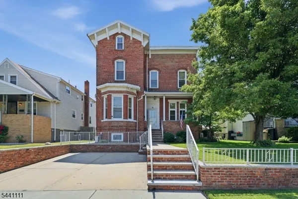 $789,000 | 122 Avenue A, Bayonne, NJ 07002