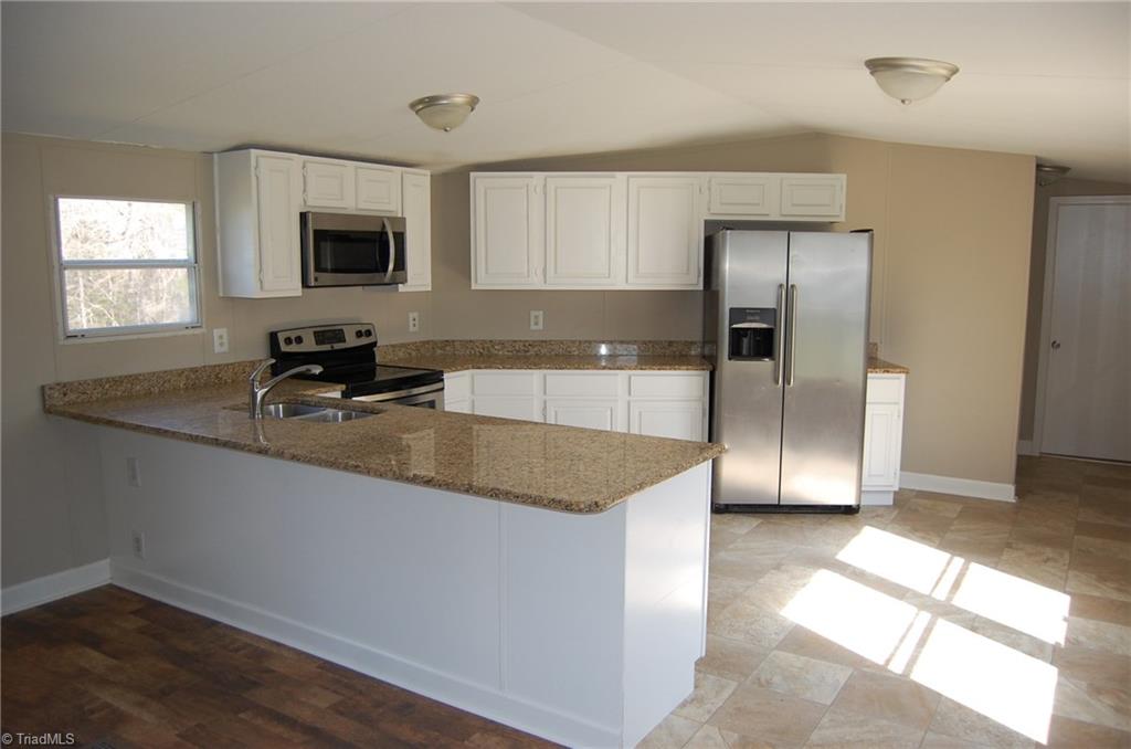 3423 Fairview Farm Road Asheboro, NC 27205 - Photo 6 of 19 Gallery Image 6