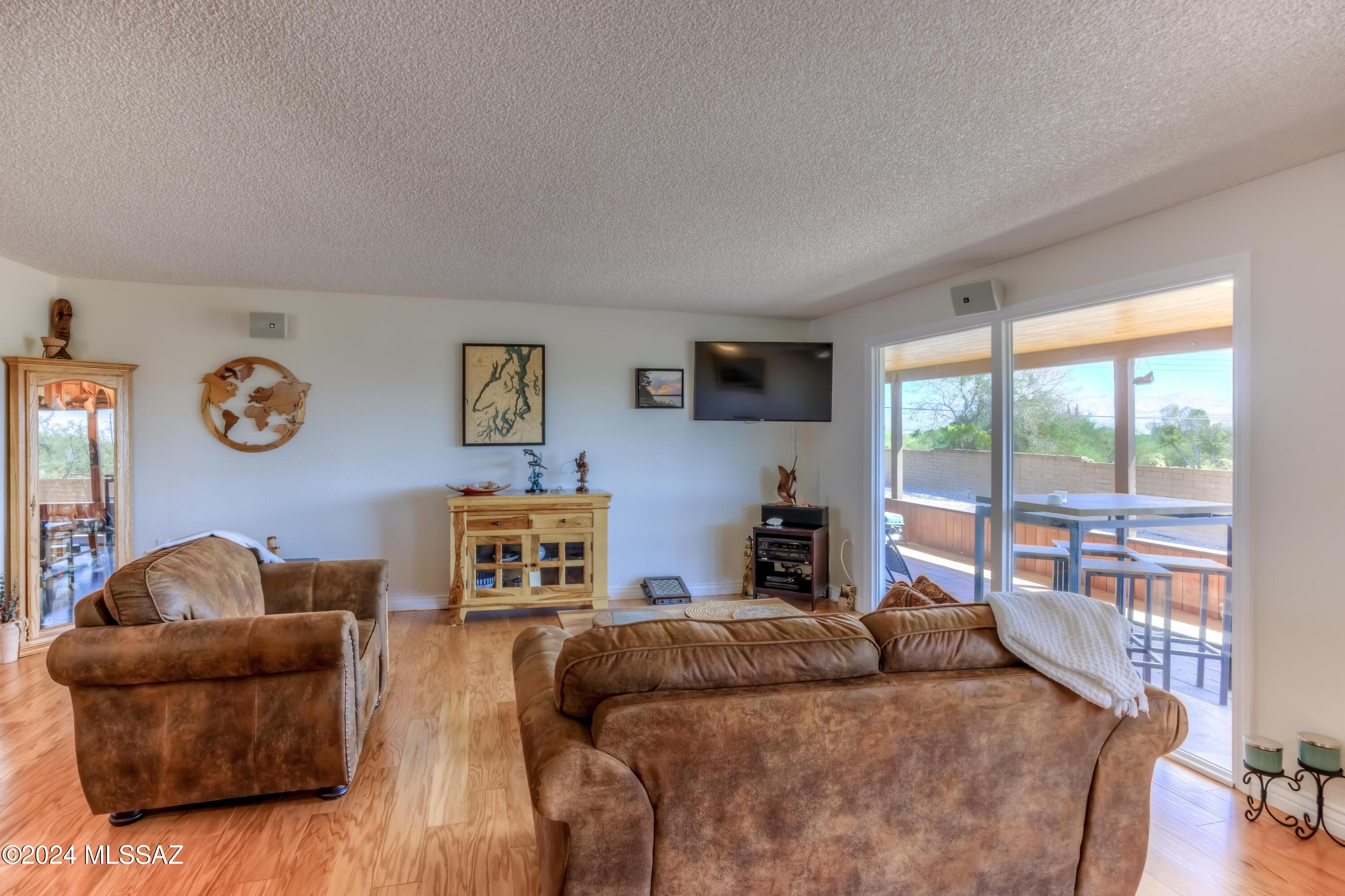 313 West Rio-Santa Cruz Green Valley, AZ 85614 - Photo 7 of 22 Gallery Image 7