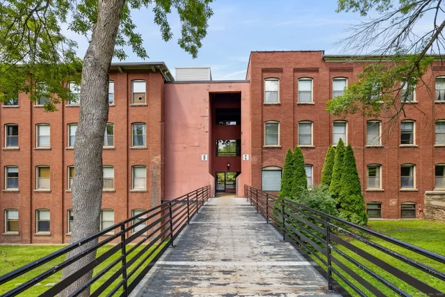 $174,999 | 222 Williams Street East, Unit 229, Glastonbury, CT 06033