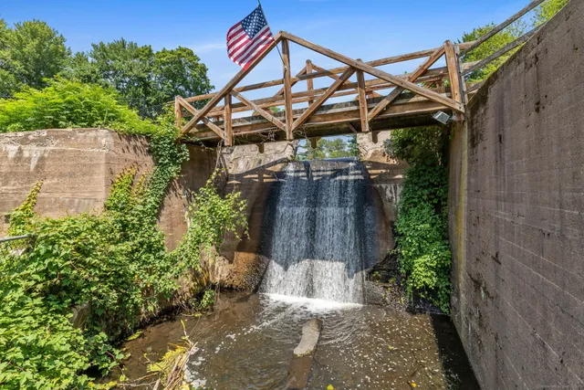 $174,999 | 222 Williams Street East, Unit 229, Glastonbury, CT 06033