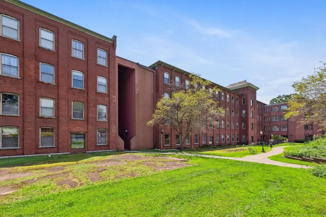 $174,999 | 222 Williams Street East, Unit 229, Glastonbury, CT 06033