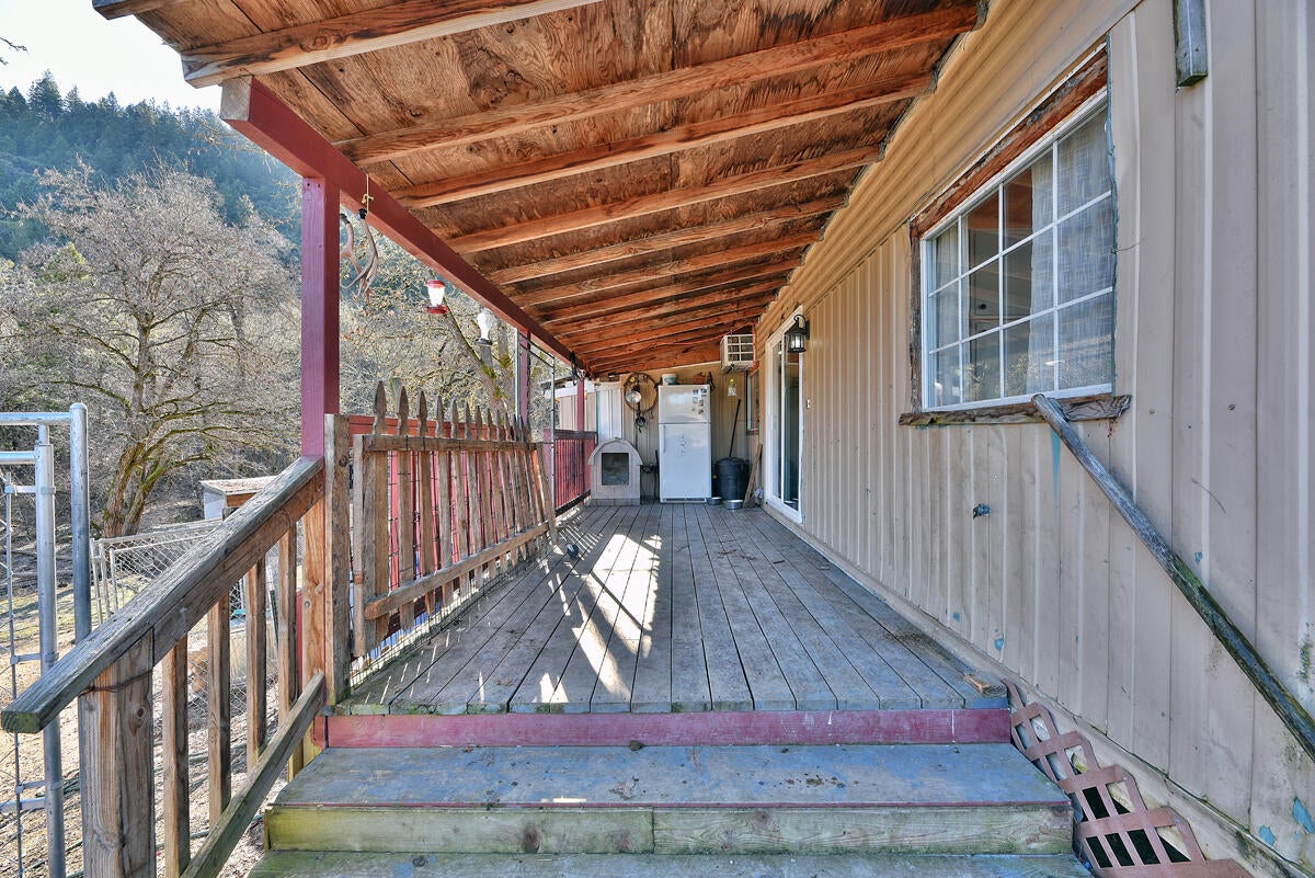 900 Schieffelin Gulch Road Gold Hill, OR 97525 - Photo 10 of 33 9