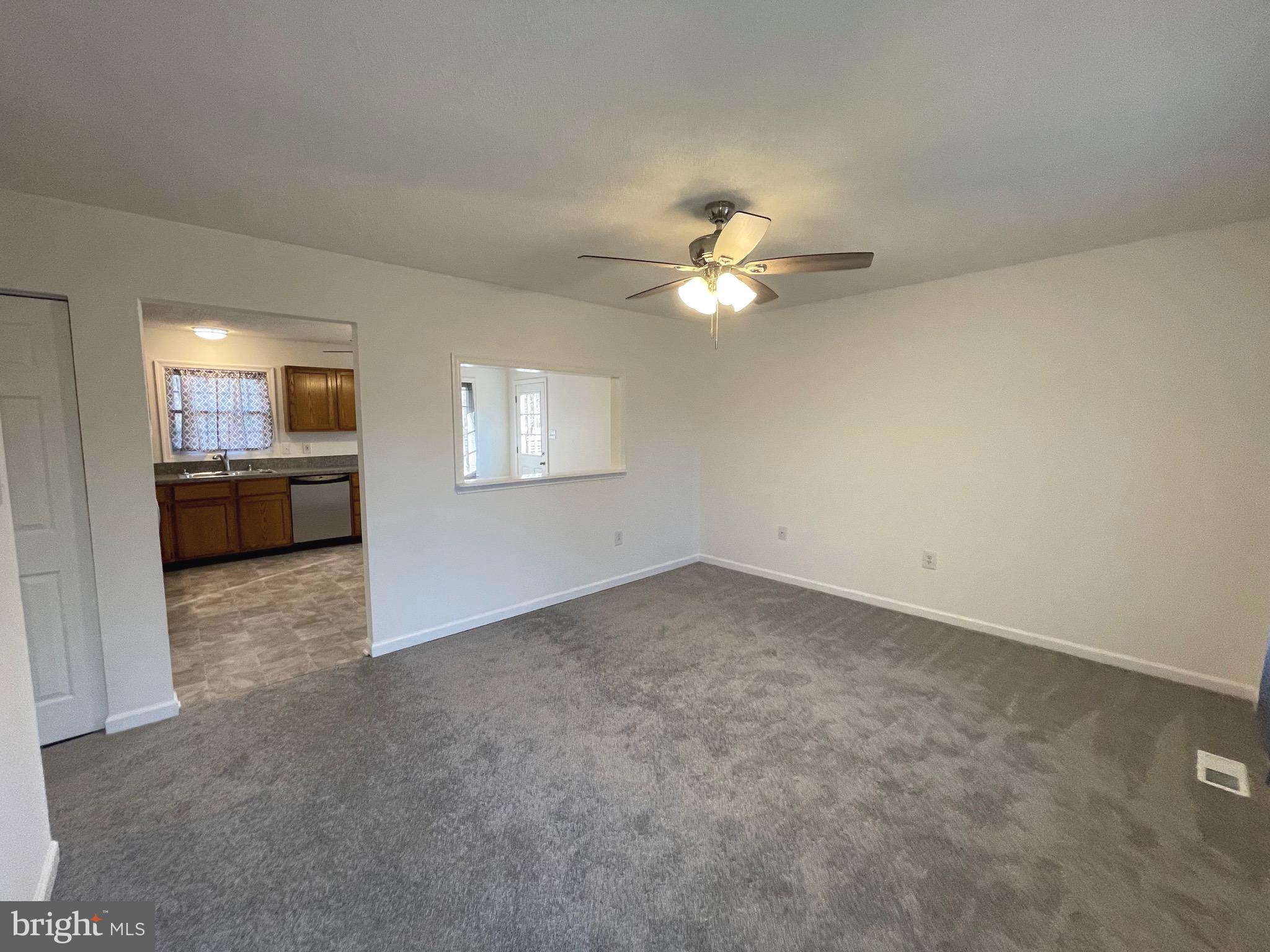 604 Tacketts Mill Road Stafford, VA 22556 - Photo 13 of 41 Living Room