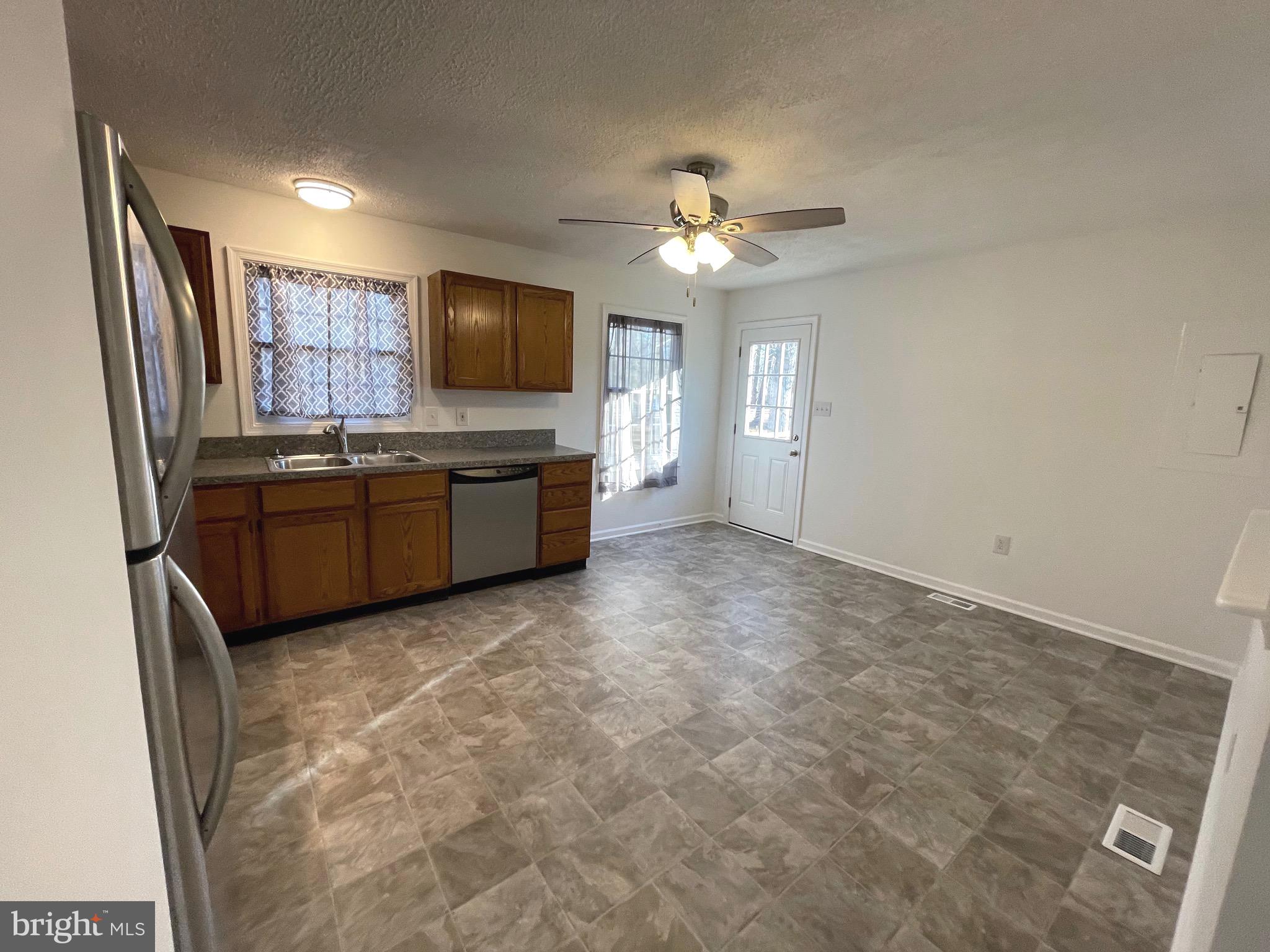 604 Tacketts Mill Road Stafford, VA 22556 - Photo 14 of 41 Kitchen