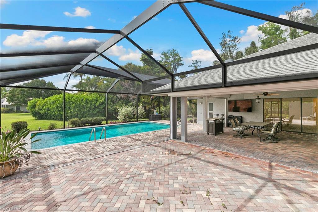 2010 Imperial Golf Course Boulevard Naples, FL 34110 - Photo 22 of 38