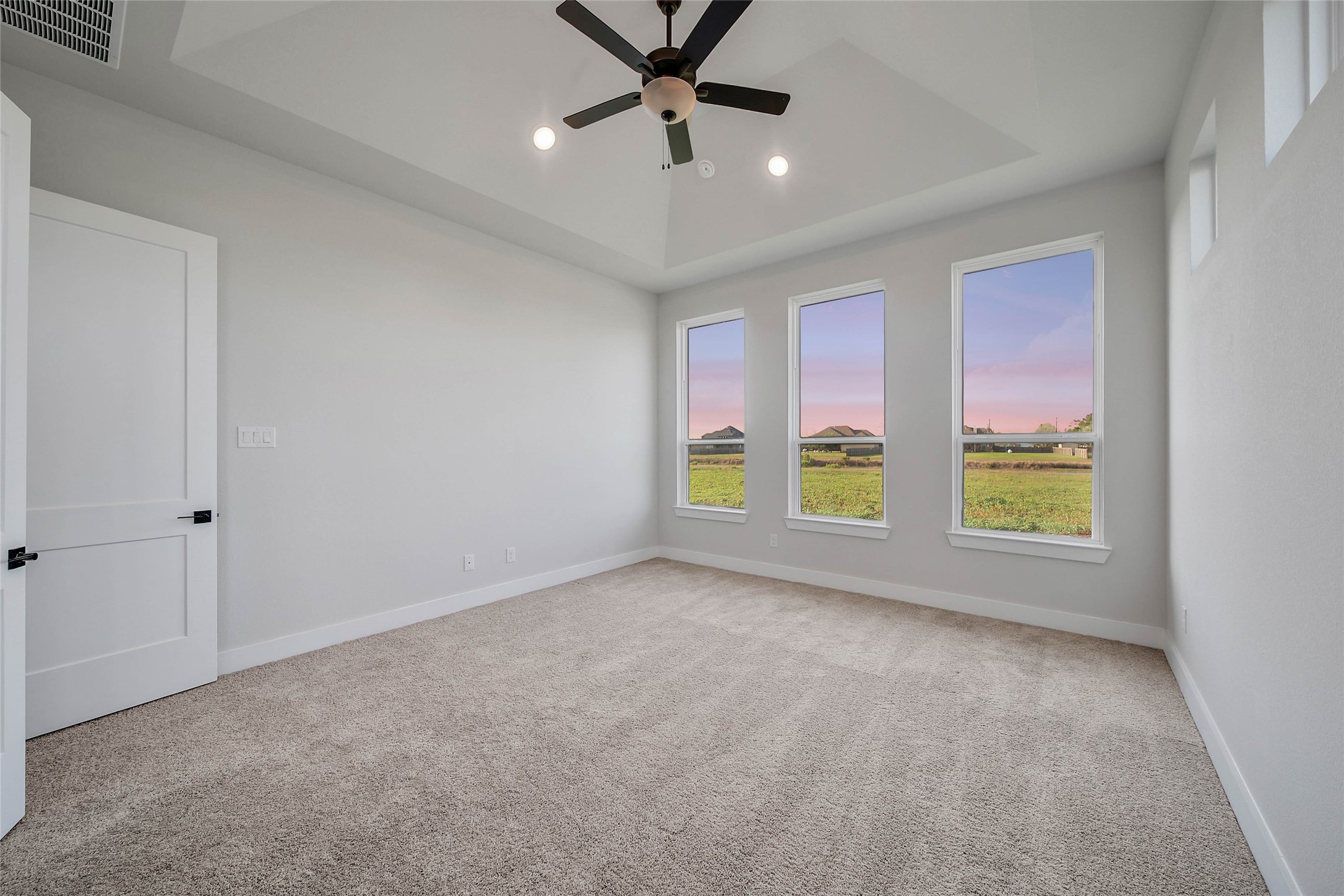 4519 Magnolia Bend Drive Rosharon, TX 77583 - Photo 15 of 48 a view of an empty room with a window
