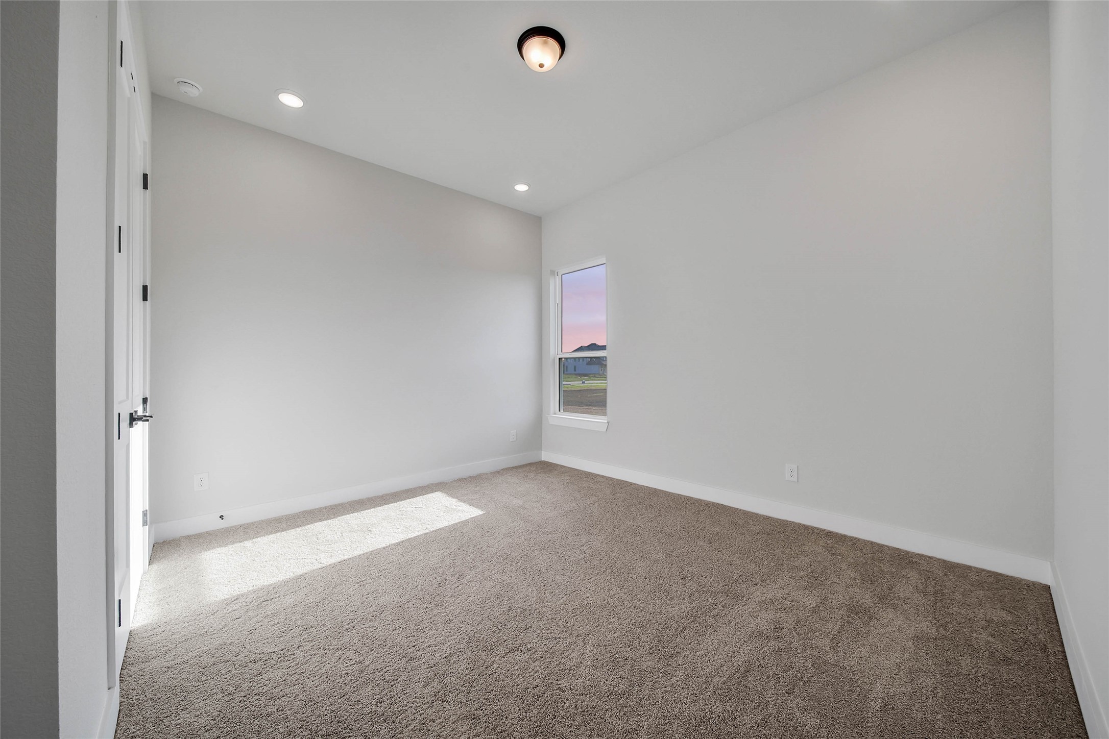 4519 Magnolia Bend Drive Rosharon, TX 77583 - Photo 31 of 48 a view of a livingroom with a ceiling fan