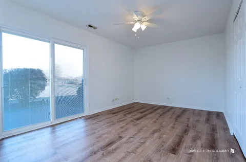 $240,000 | 34026 North White Oak Lane, Gurnee, IL 60031