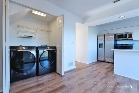 $240,000 | 34026 North White Oak Lane, Gurnee, IL 60031