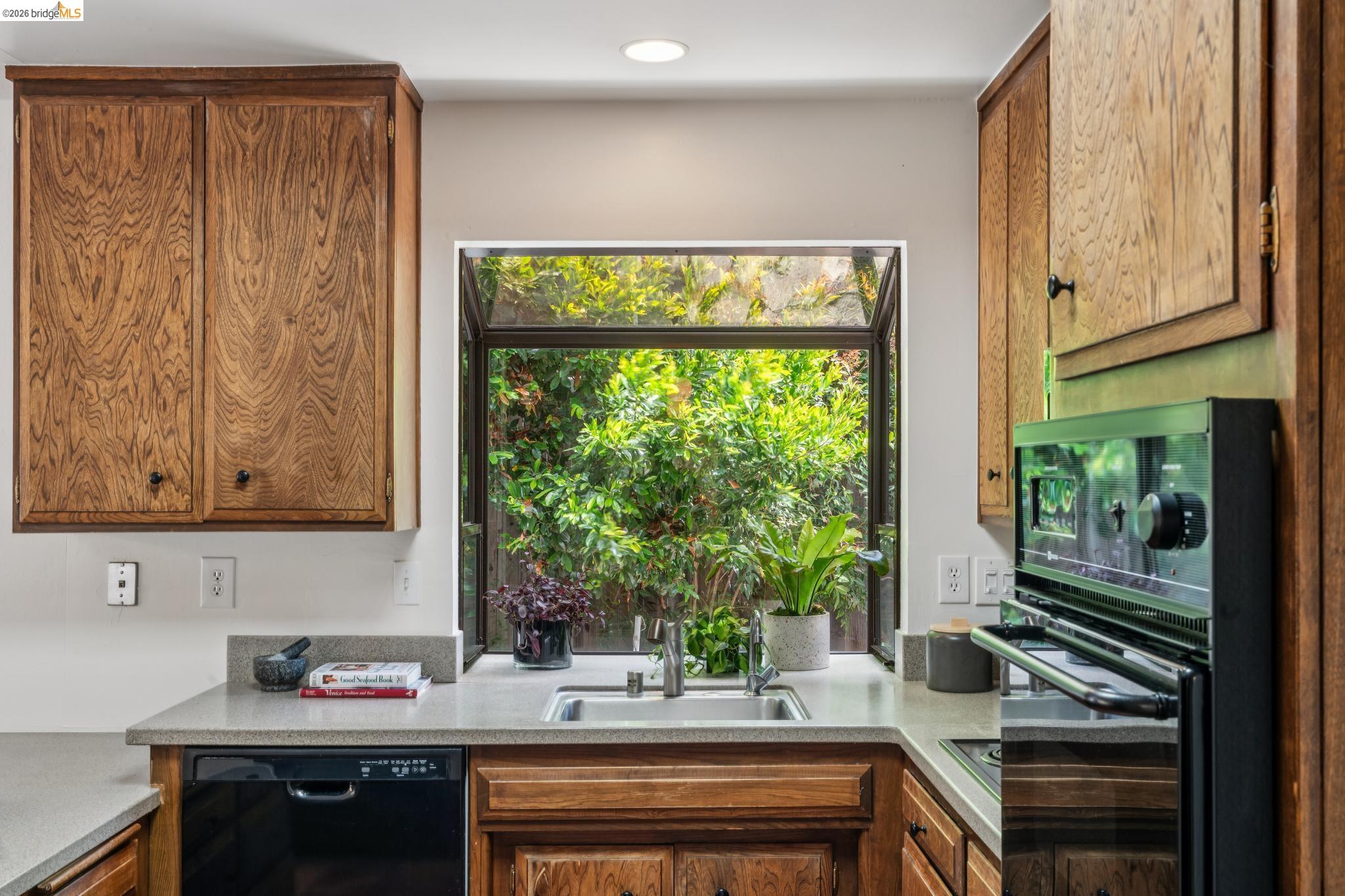 650 Marlesta Road Pinole, CA 94564 - Photo 21 of 64