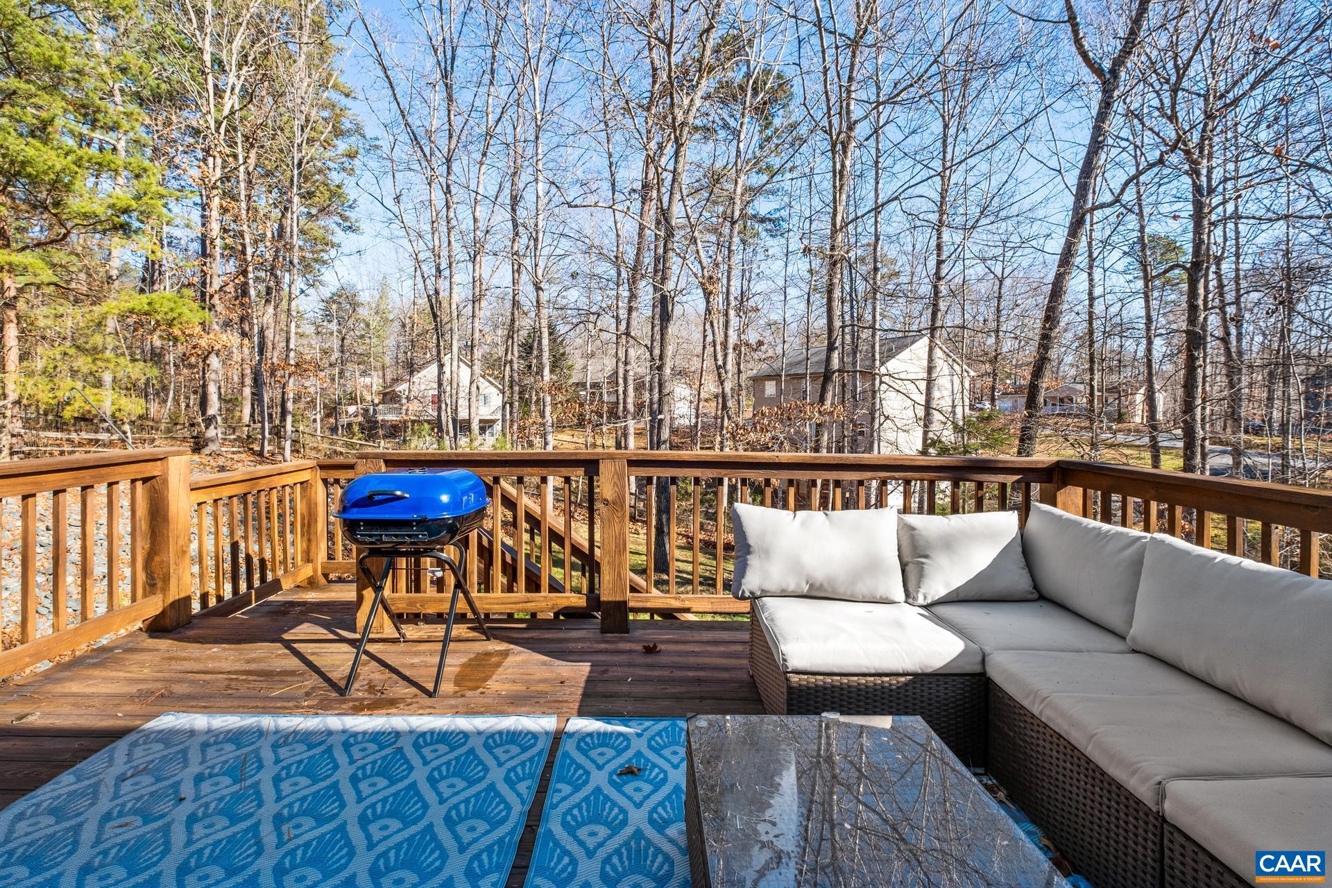 3 Powhatan Road Palmyra, VA 22963 - Photo 29 of 42 a view of a outdoor seating