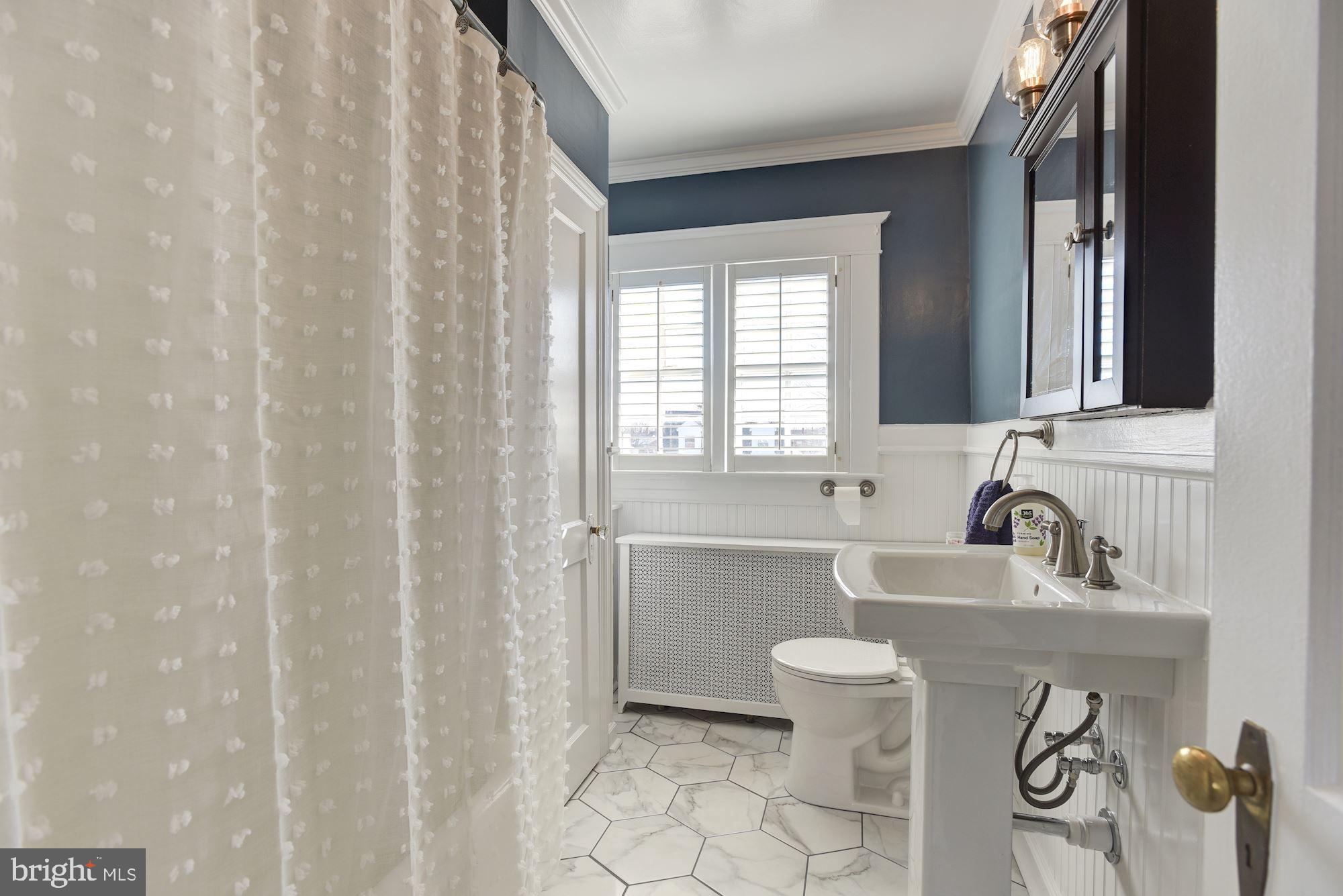 4212 Kensington Road Baltimore, MD 21229 - Photo 14 of 34 Full Bath