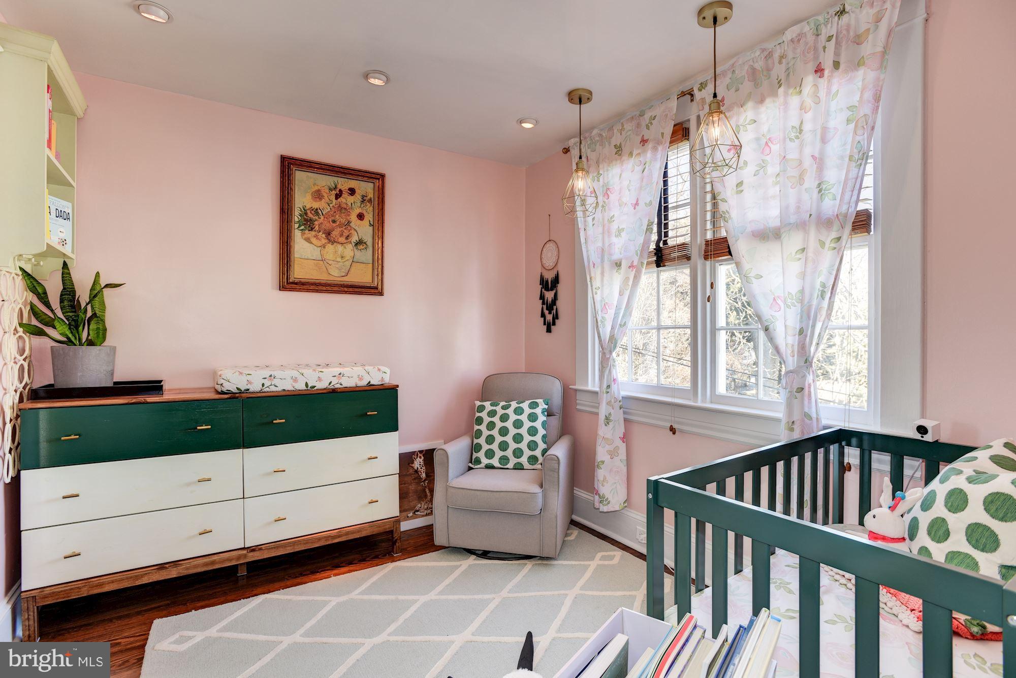 4212 Kensington Road Baltimore, MD 21229 - Photo 16 of 34 Bedroom