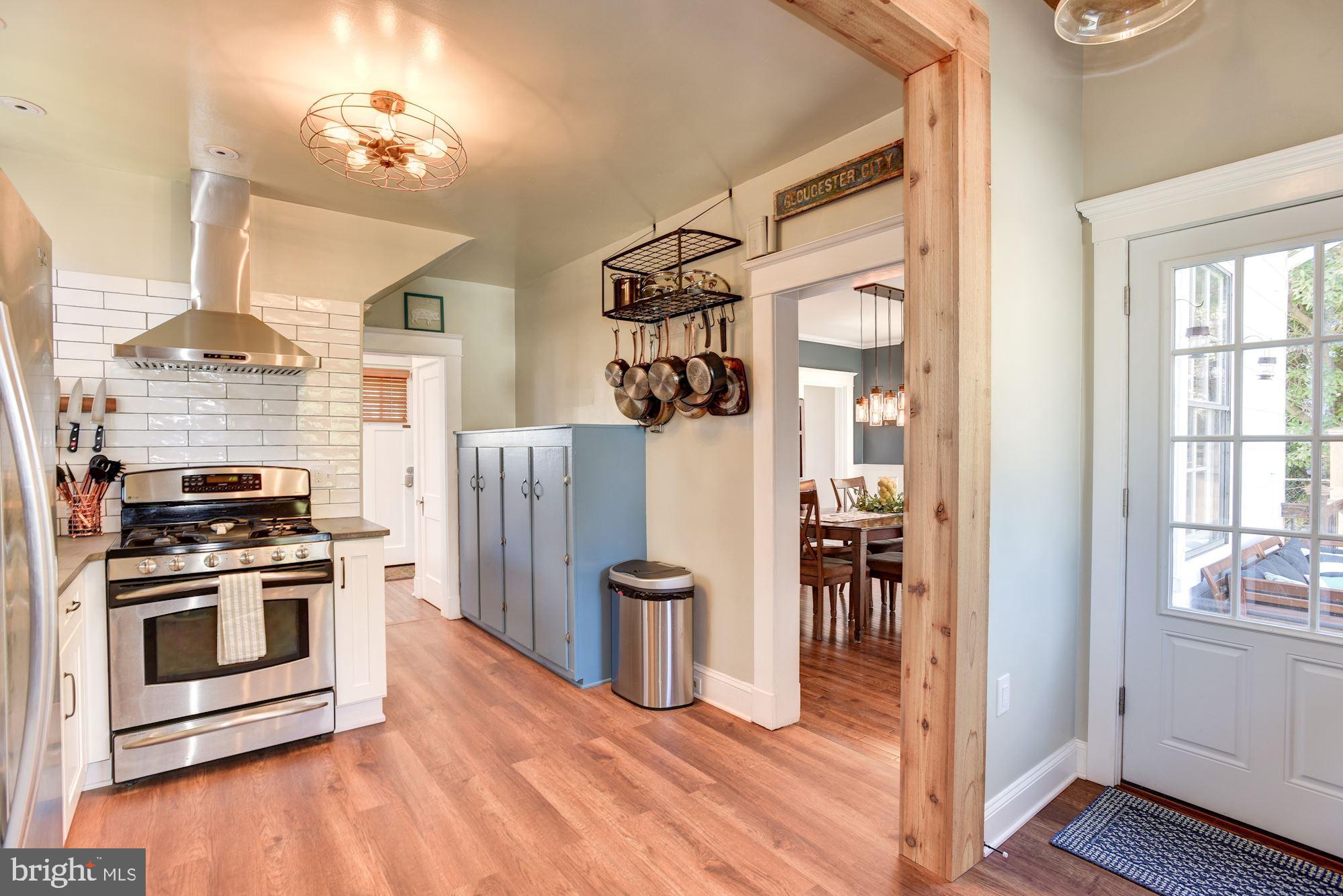 4212 Kensington Road Baltimore, MD 21229 - Photo 10 of 34 Gourmet Kitchen