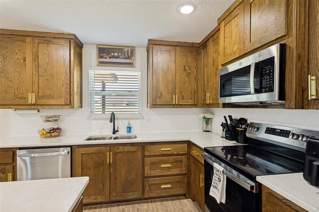 205 Altom Road Springtown, TX 76082 - Photo 12 of 25