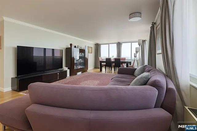 $709,000 | 300 Winston Drive, Unit 2922, Cliffside Park, NJ 07010