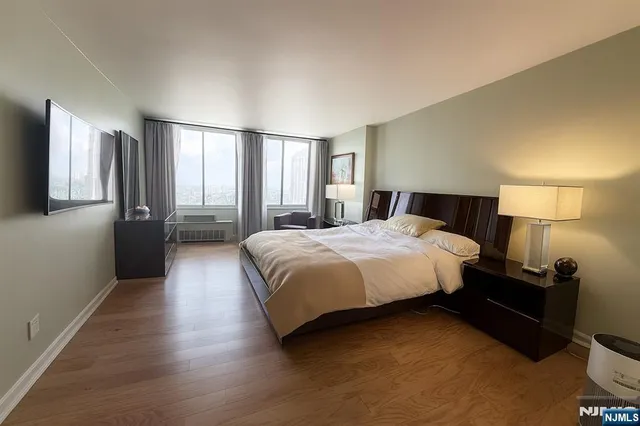 $709,000 | 300 Winston Drive, Unit 2922, Cliffside Park, NJ 07010