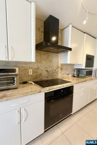 $709,000 | 300 Winston Drive, Unit 2922, Cliffside Park, NJ 07010