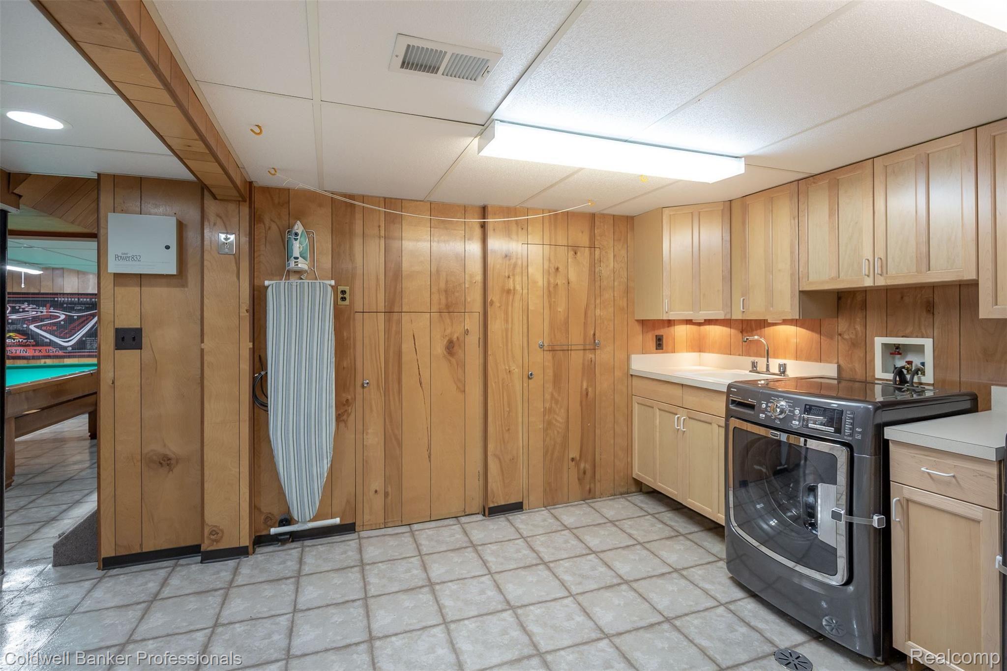 1587 Mansfield Road Birmingham, MI 48009 - Photo 37 of 43 592A1963.jpg