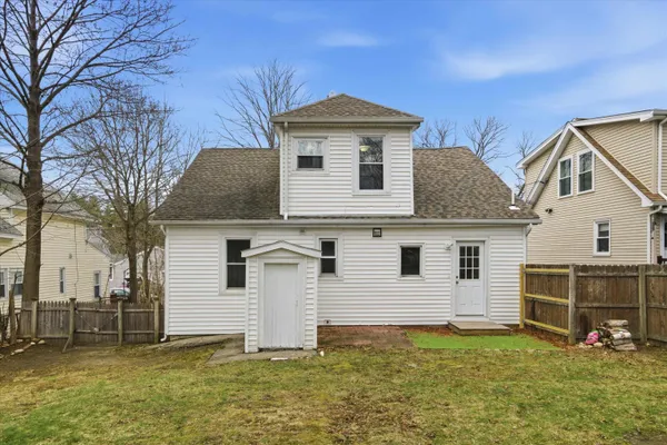 $425,000 | 41 Dewey Street, Manchester, NH 03103