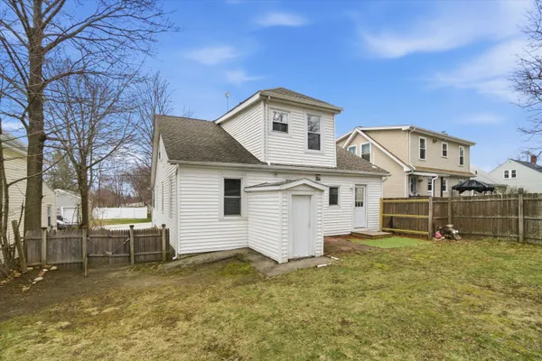 $425,000 | 41 Dewey Street, Manchester, NH 03103