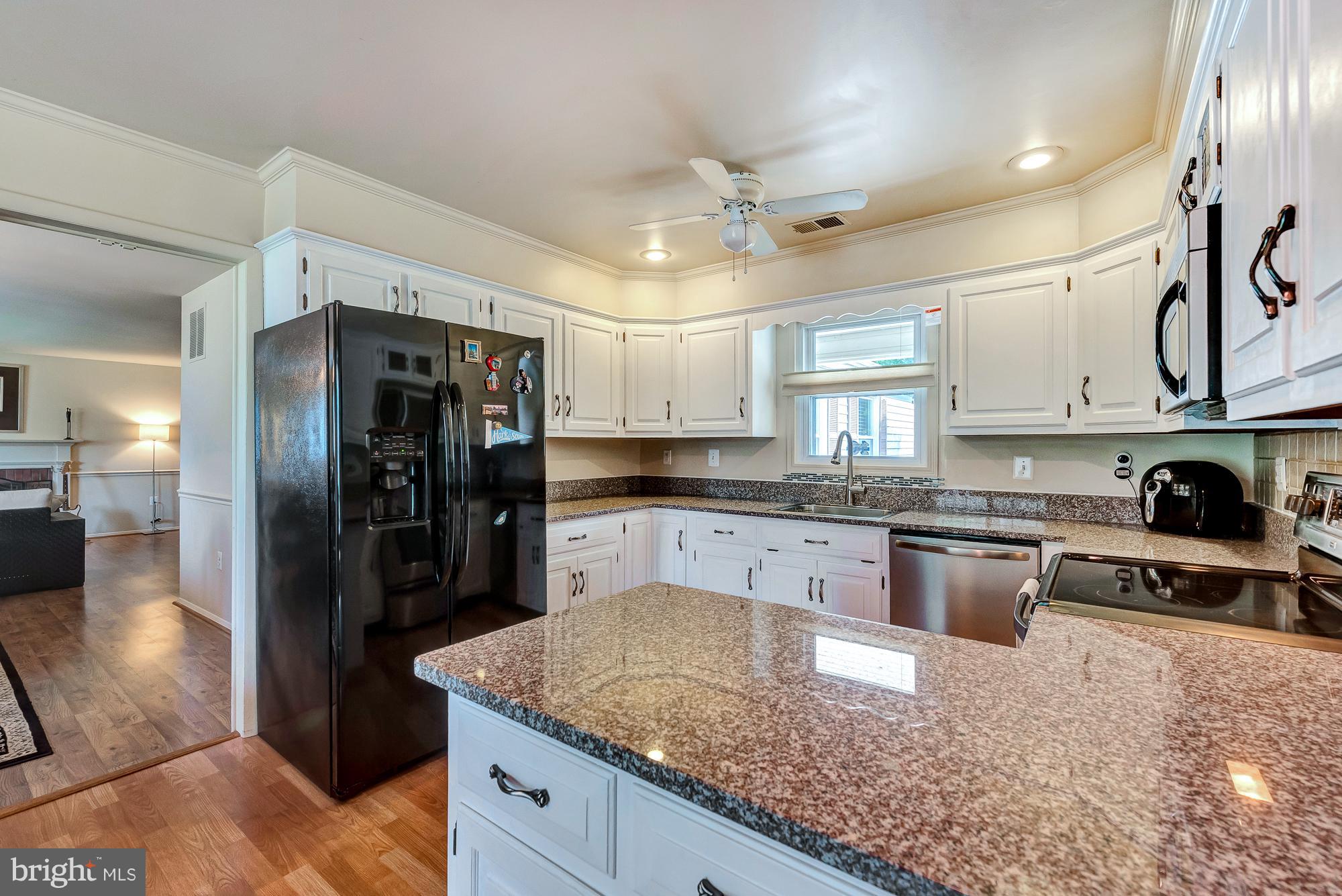 17310 Fletchall Road Poolesville, MD 20837 - Photo 17 of 30 Beautiful white cabinets and granite counters