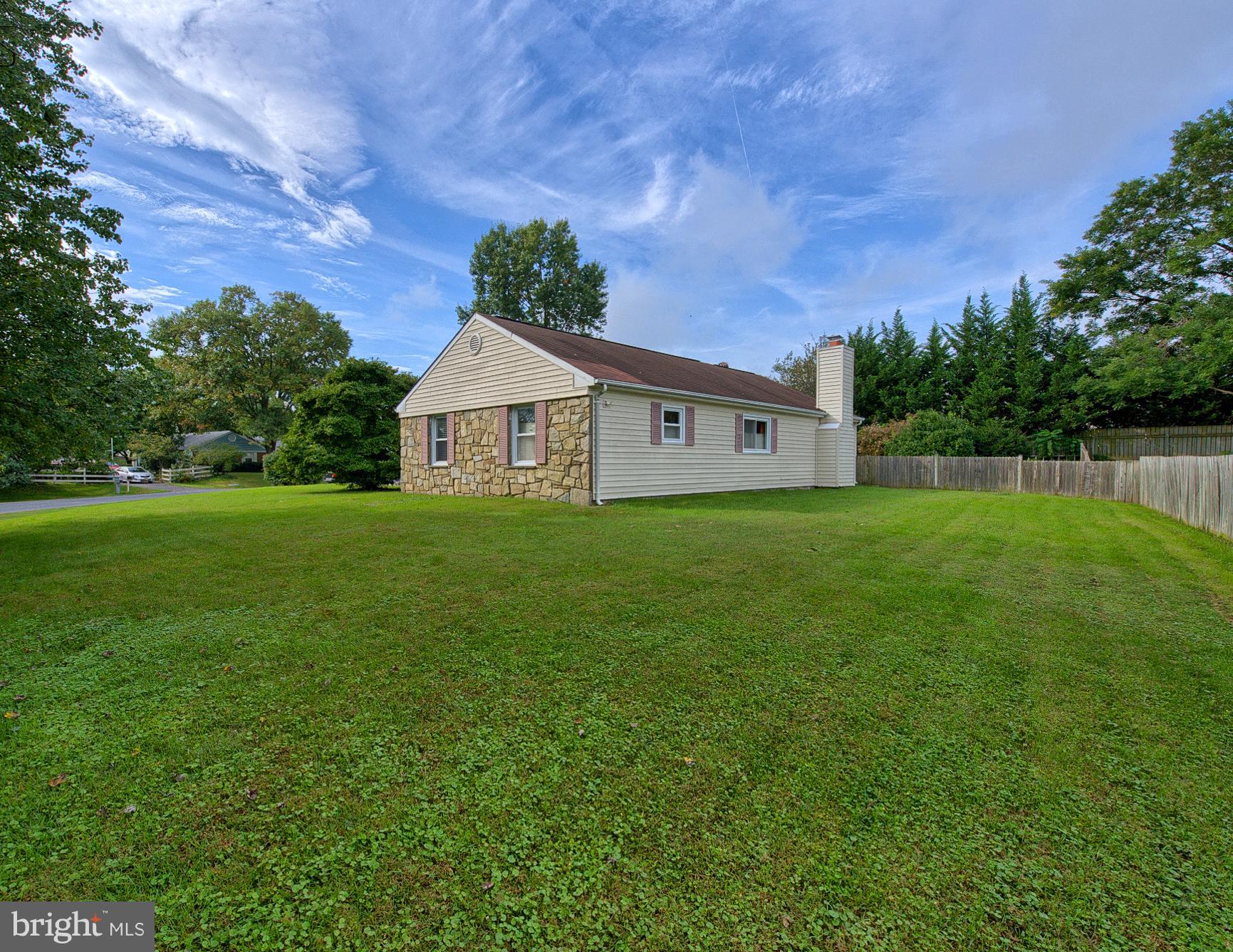 17310 Fletchall Road Poolesville, MD 20837 - Photo 5 of 30 Stone siding is gorgeous.