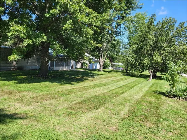 $120,000 | 204 Lyne Avenue, Raymore, MO 64083