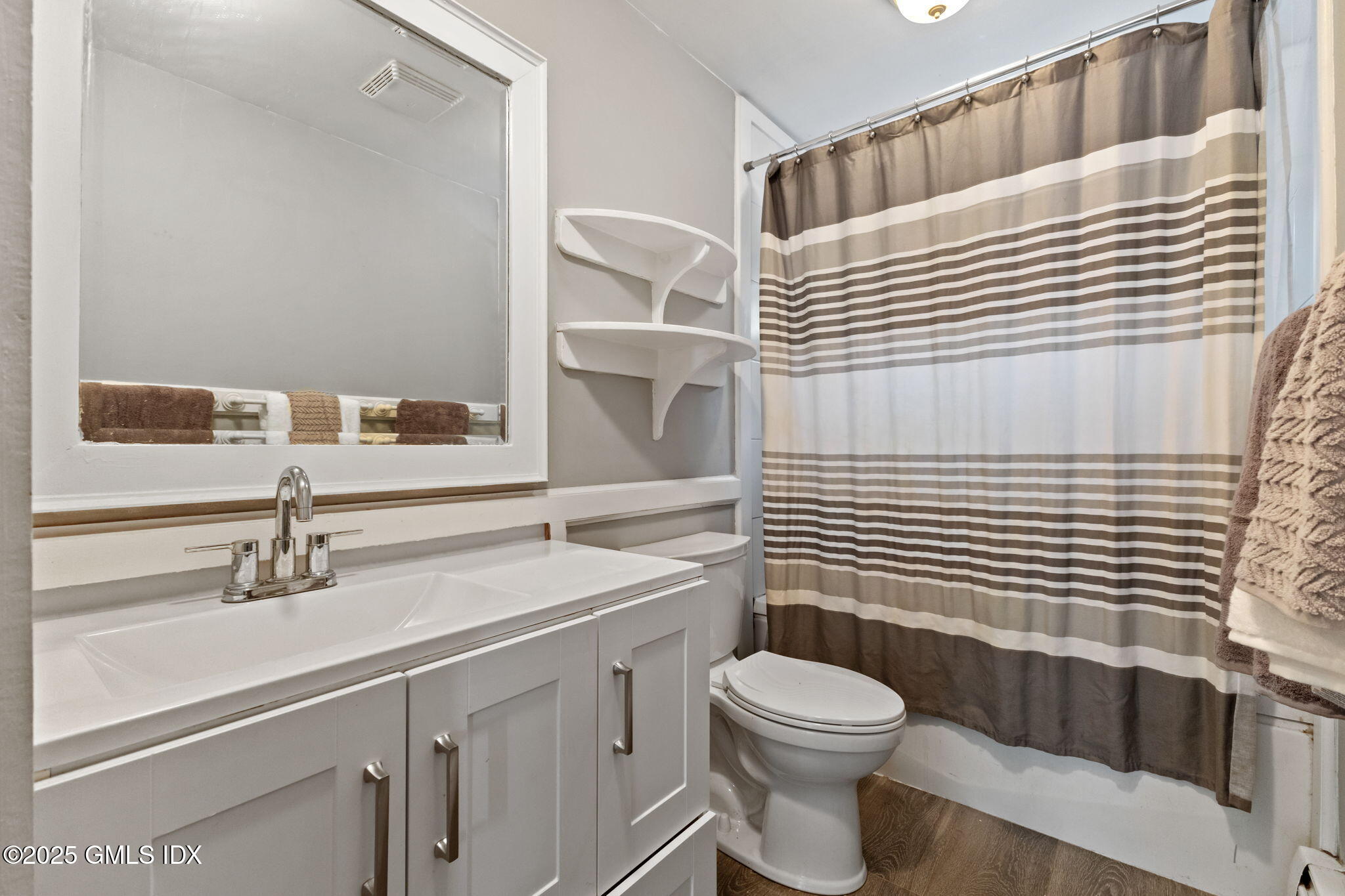 75 Ritch Avenue, Unit A Greenwich, CT 06830 - Photo 12 of 19 25-web-or-mls-75-a-rich-avenue