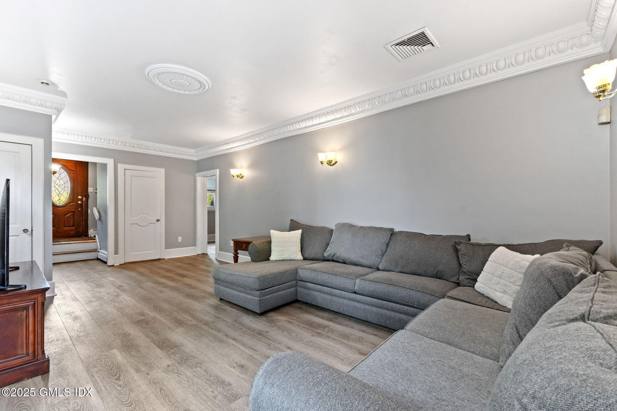 75 Ritch Avenue, Unit A Greenwich, CT 06830 - Photo 4 of 19 7-web-or-mls-75-a-rich-avenue