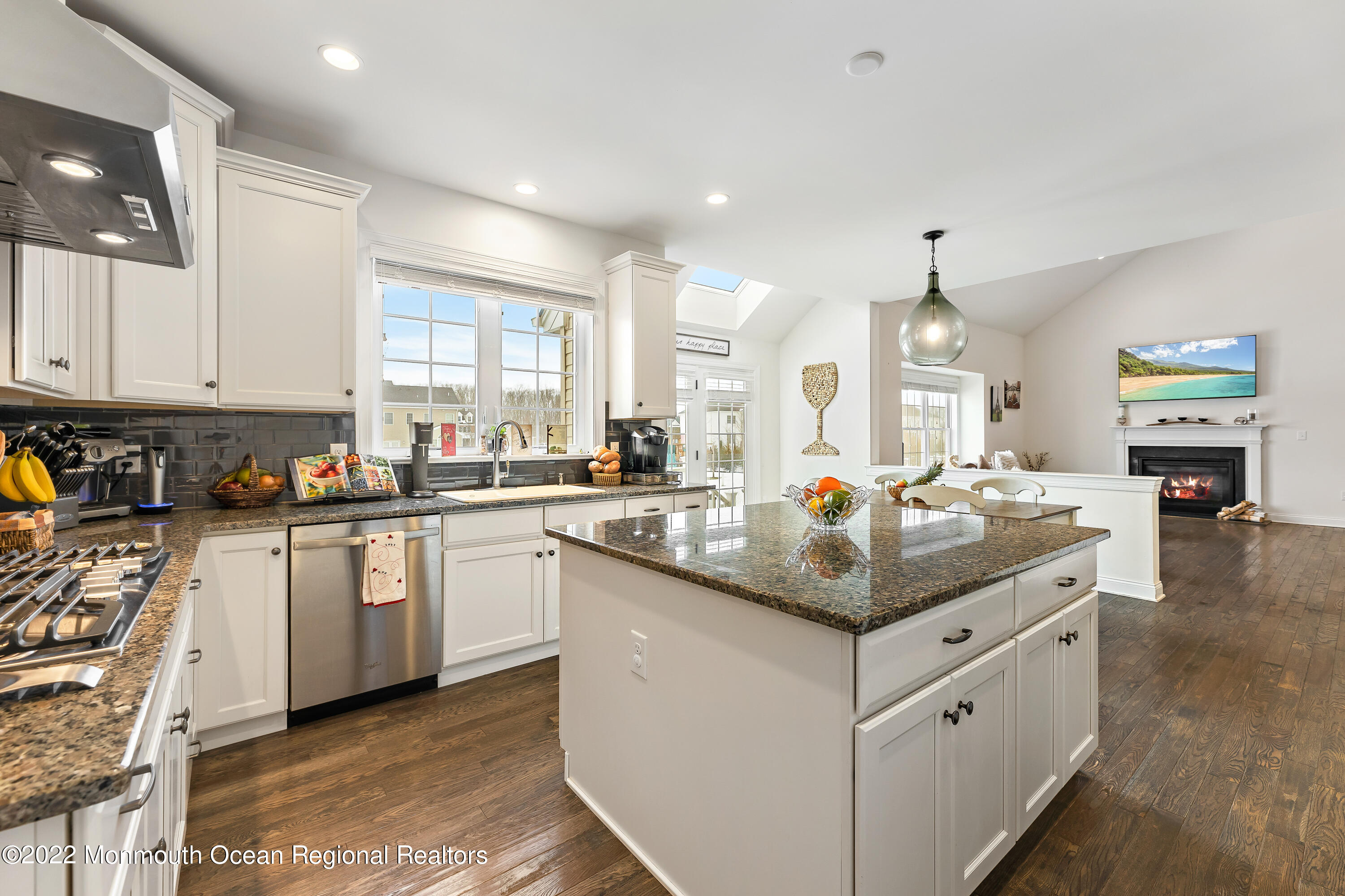 43 Weathervane Circle Cream Ridge, NJ 08514 - Photo 13 of 29 13. Kitchen