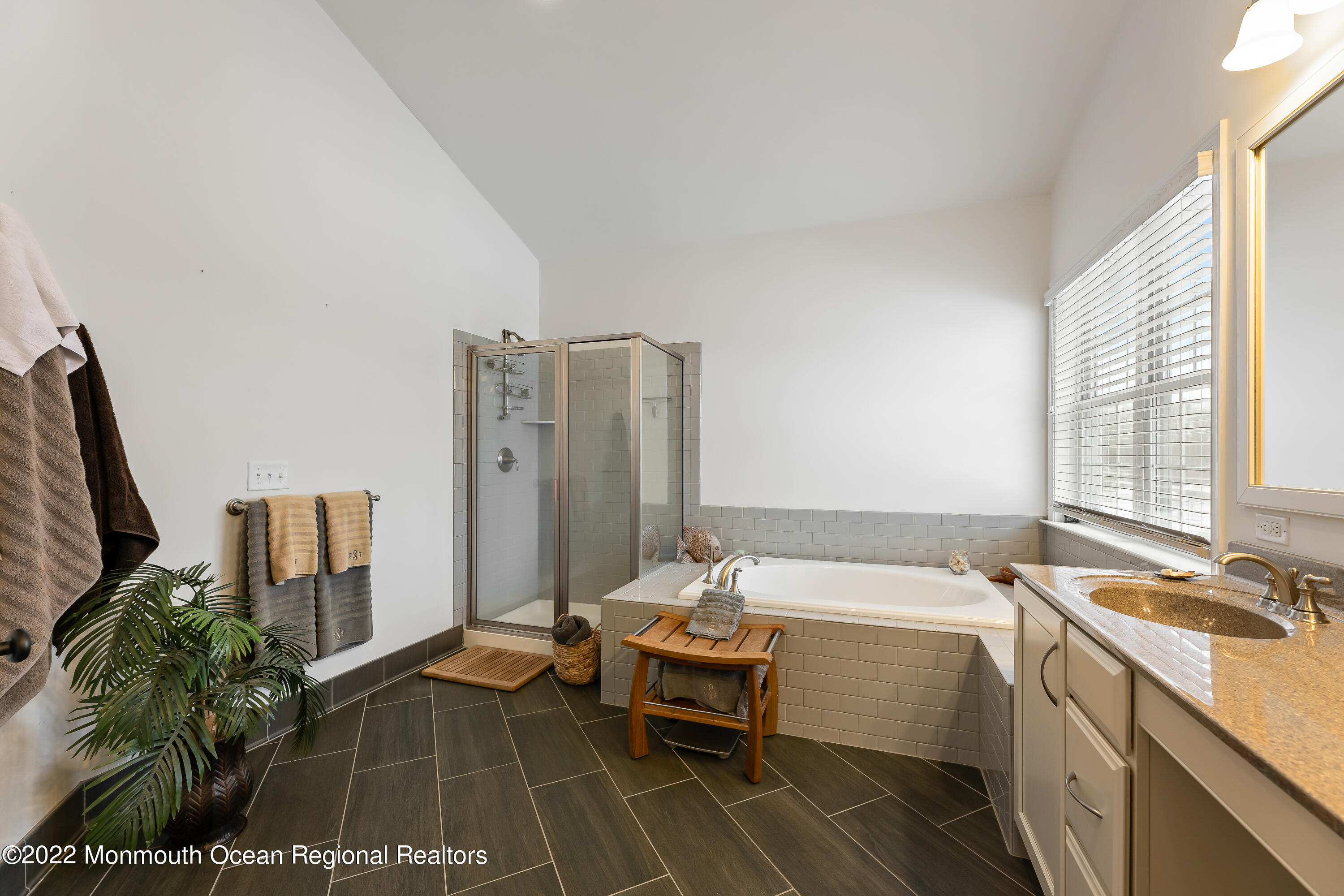 43 Weathervane Circle Cream Ridge, NJ 08514 - Photo 21 of 29 20. Master bath
