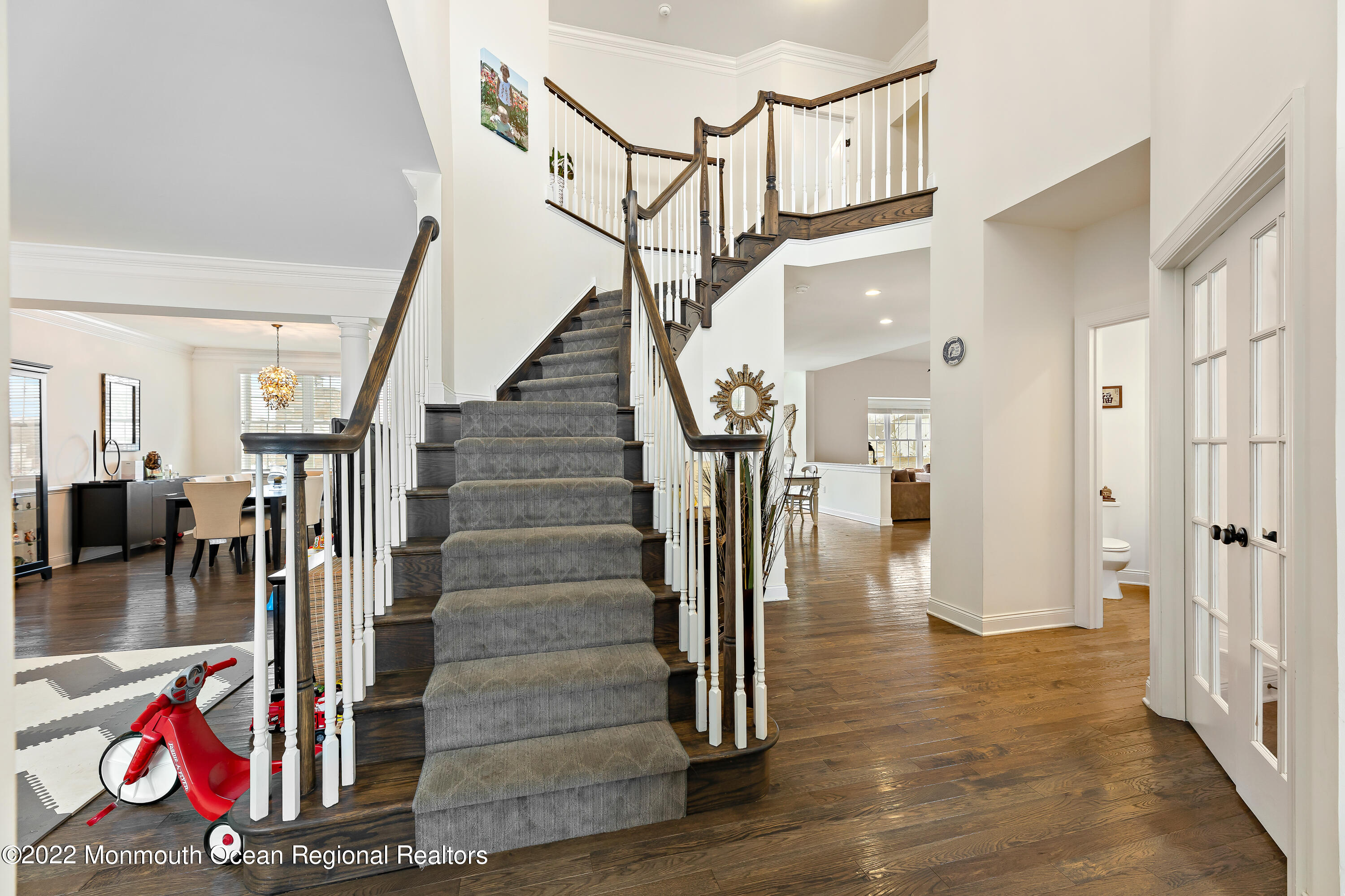 43 Weathervane Circle Cream Ridge, NJ 08514 - Photo 3 of 29 3. Foyer