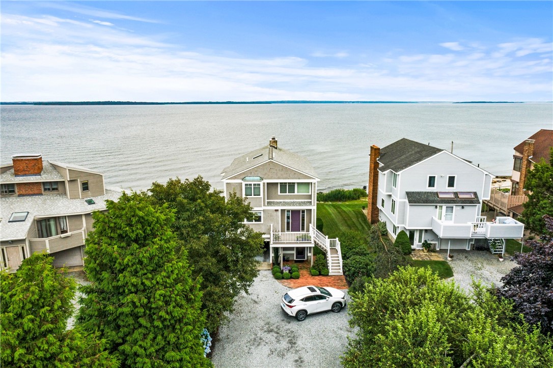 38 Ives Road Warwick, RI 02818 - Photo 3 of 12