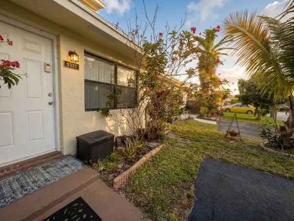 $2,800 | 5337 Jog Lane, Delray Beach, FL 33484