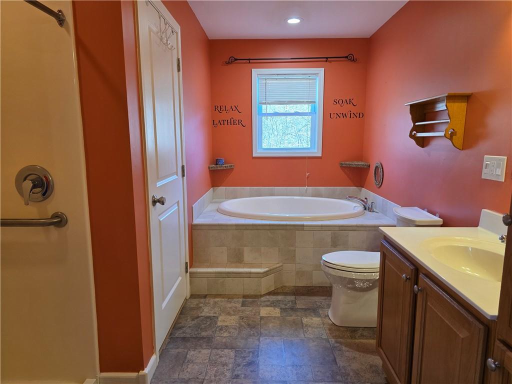 185 Dutch Glory Road Amity, PA 15311 - Photo 22 of 50 Primary Bath with tub and shower