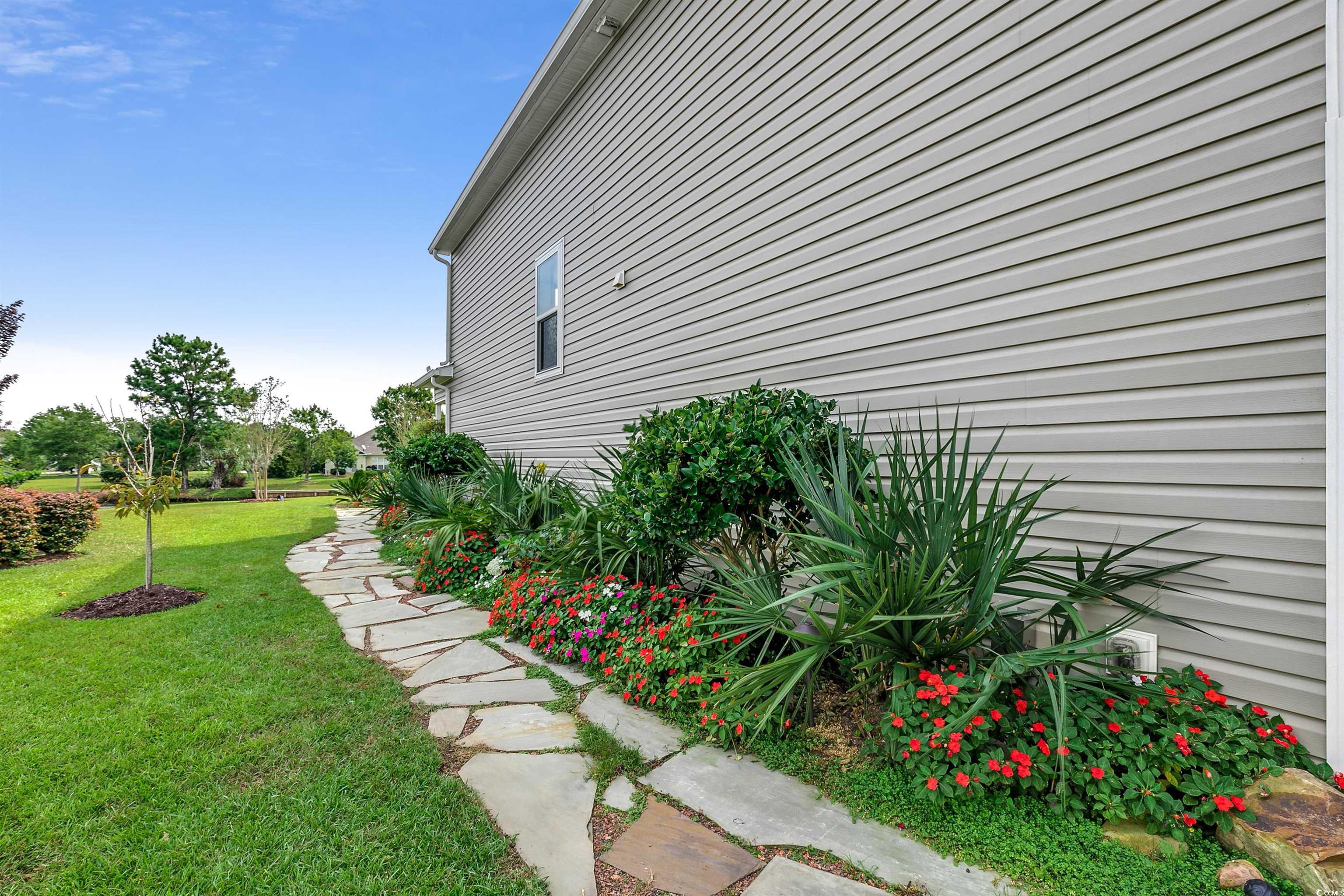 925 Abernathy Place Surfside Beach, SC 29575 - Photo 36 of 40 View of green lawn