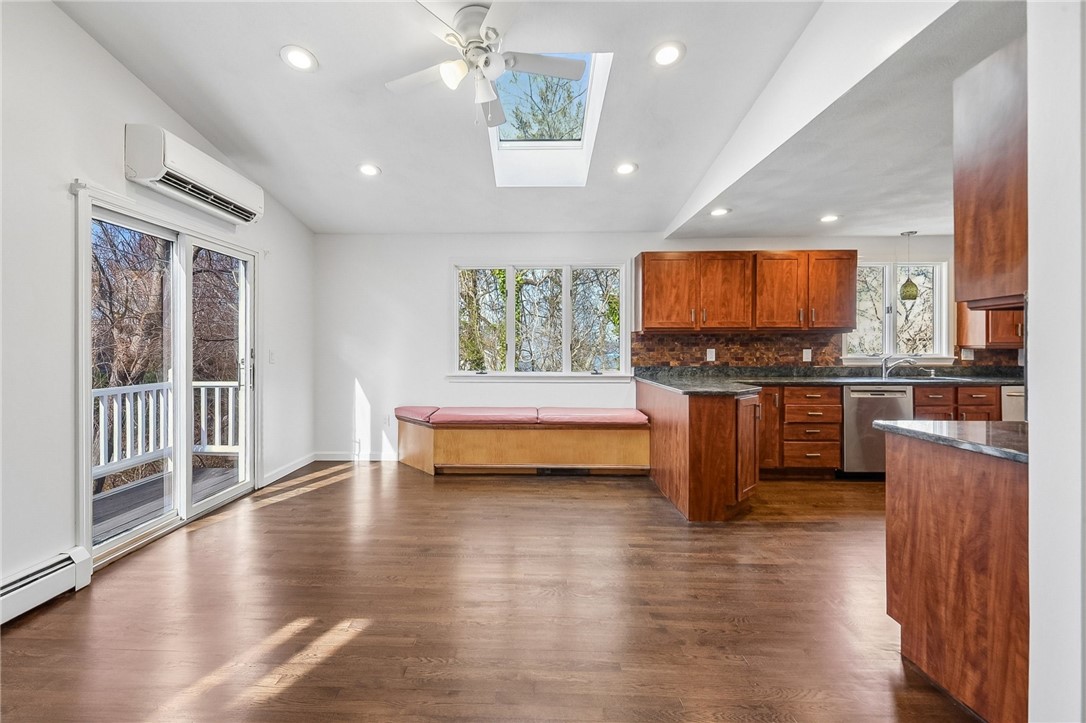 94 Spindrift Street Jamestown, RI 02835 - Photo 11 of 29