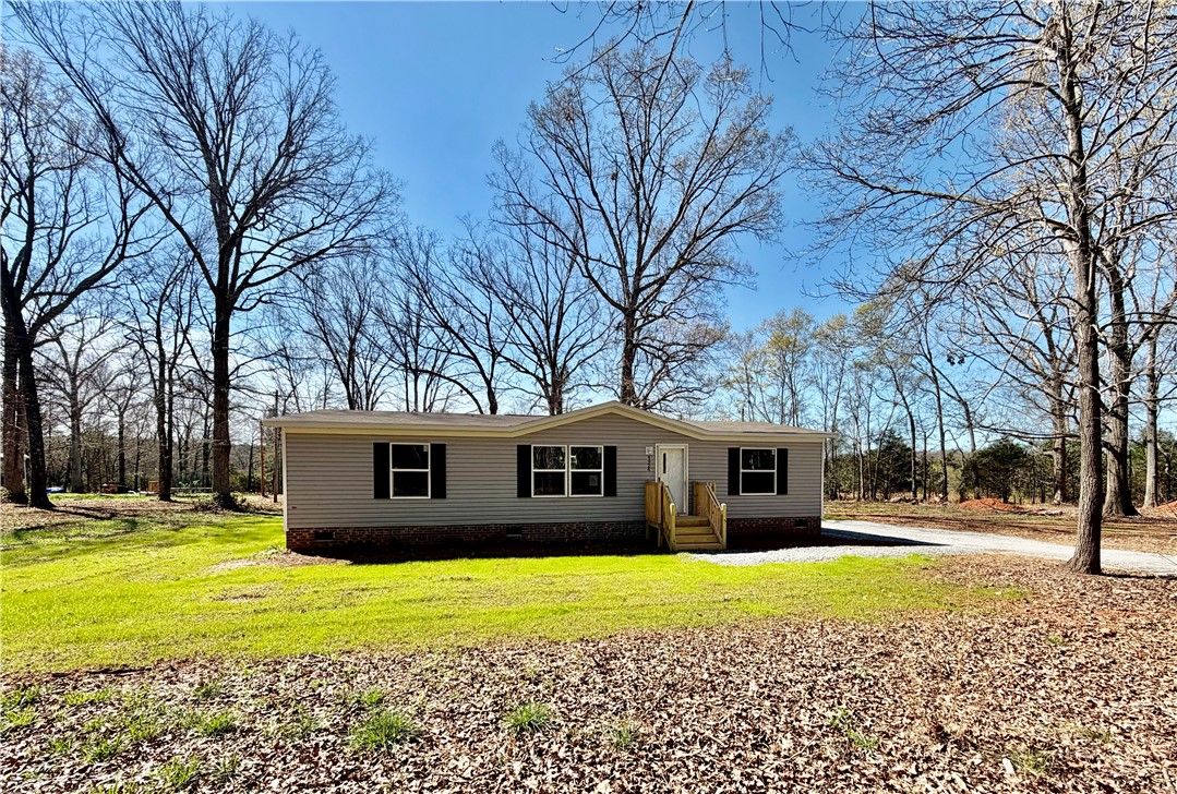 4924 Airline Road Iva, SC 29655 - Photo 3 of 32