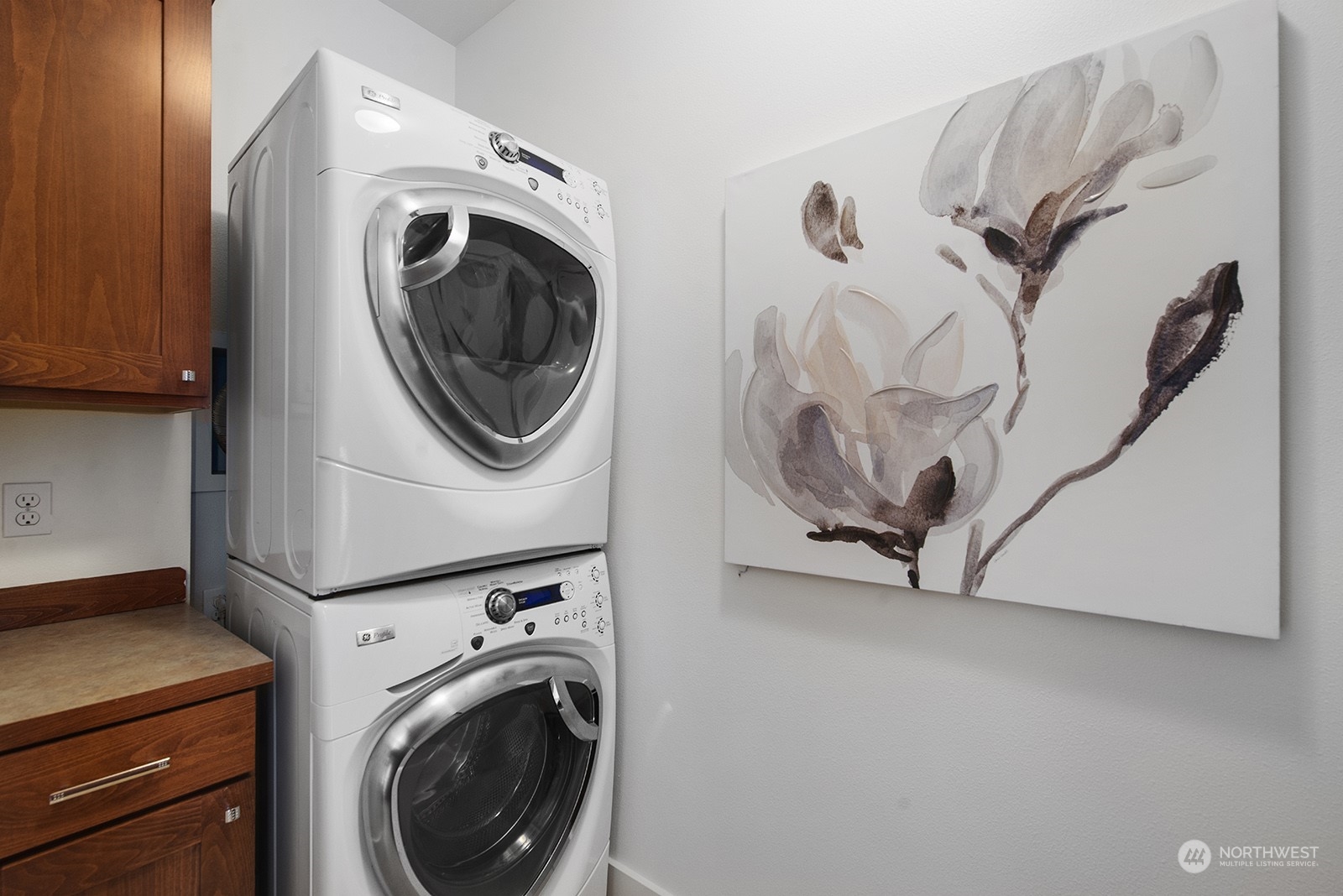 1229 North 42nd Place Renton, WA 98056 - Photo 28 of 40 a utility room with dryer and washer