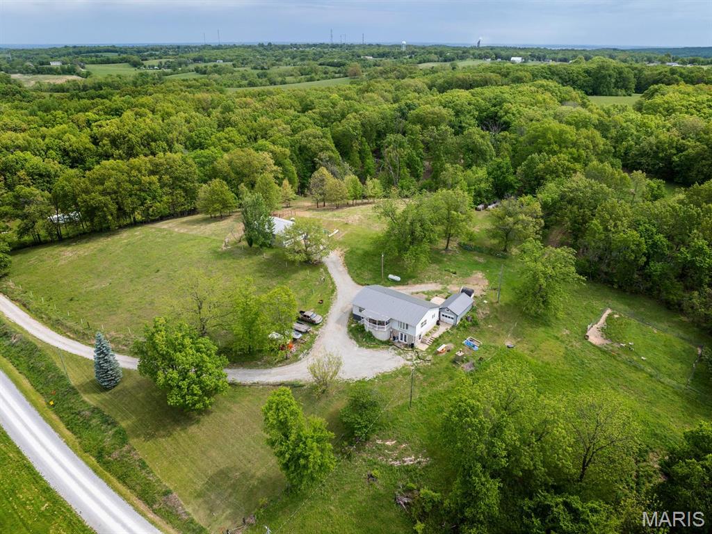 12746 Thorn Berry Road New London, MO 63459 - Photo 2 of 49