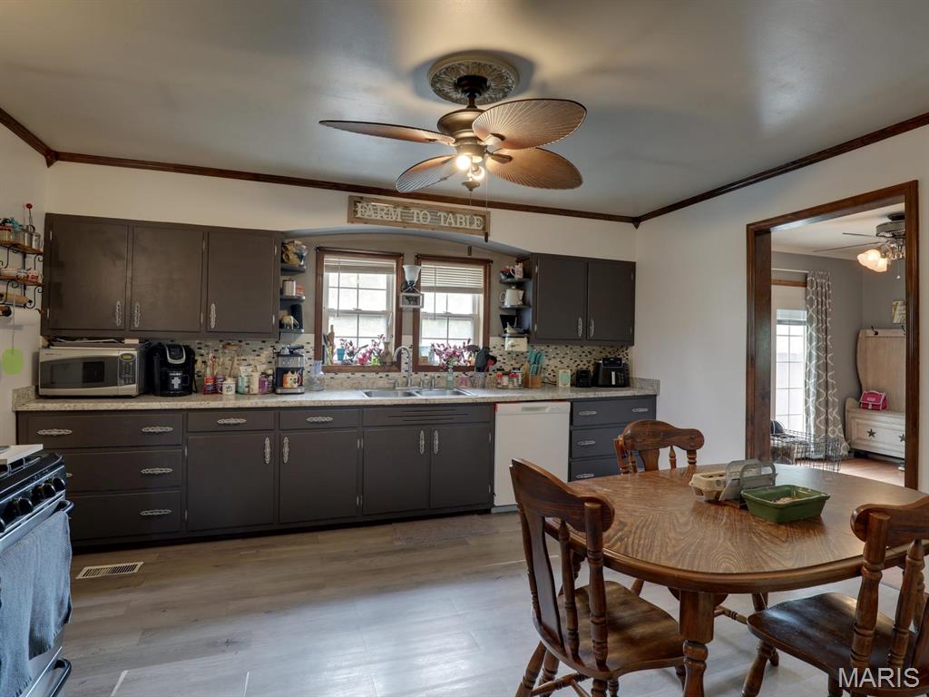12746 Thorn Berry Road New London, MO 63459 - Photo 10 of 49