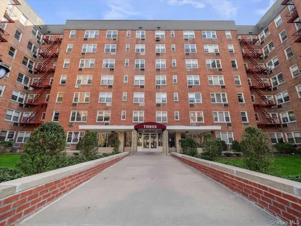 $197,000 | 3 Sadore Lane, Unit 4P, Yonkers, NY 10710