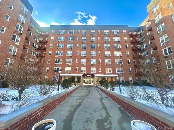 $197,000 | 3 Sadore Lane, Unit 4P, Yonkers, NY 10710