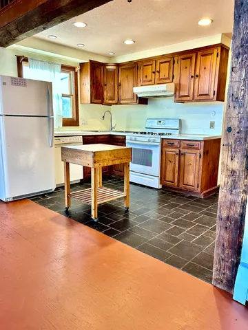 $2,500 | 185 Highway 4, Enfield, NH 03748