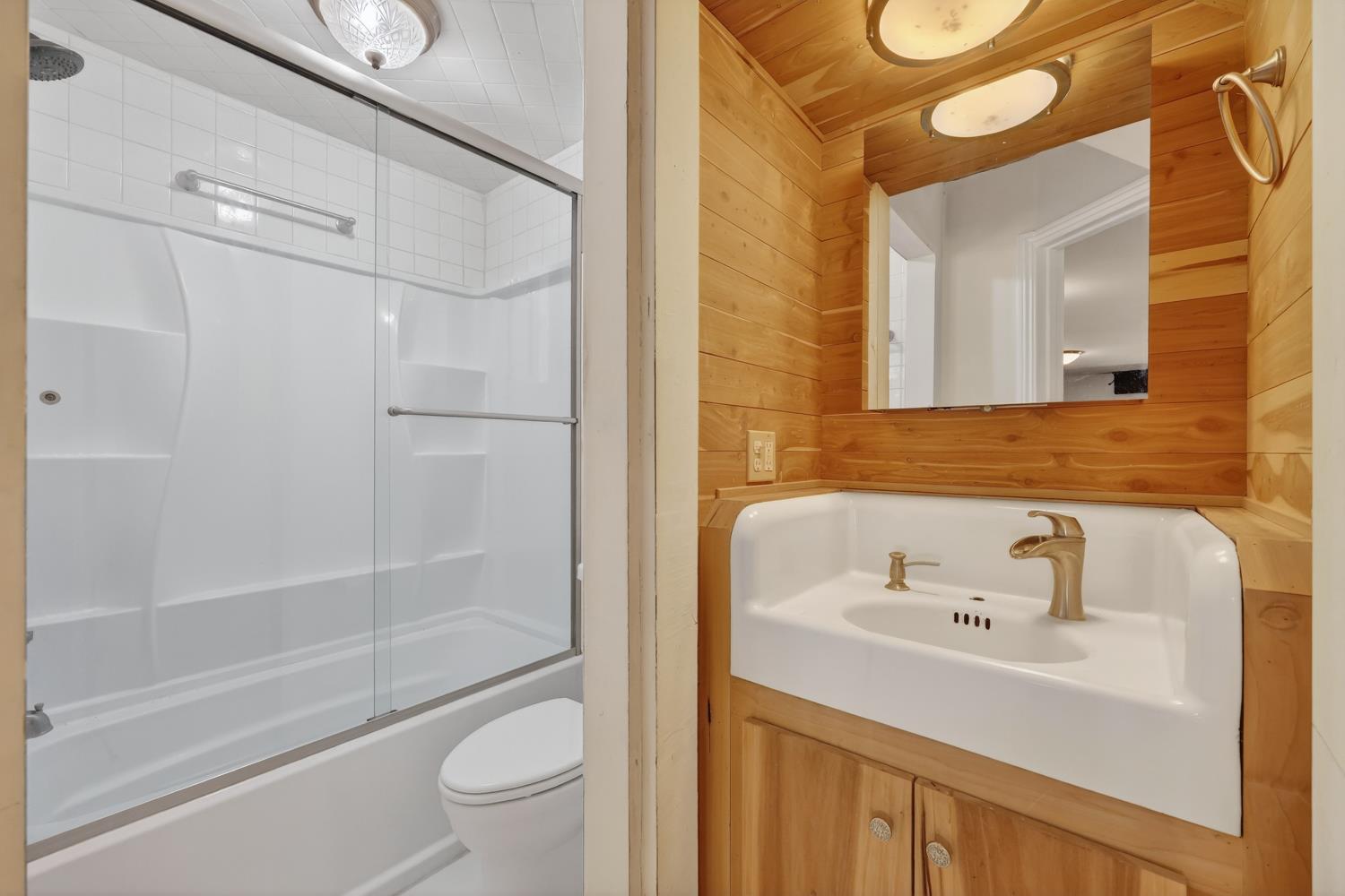 3000 Spring Hill Road Somerset, CA 95684 - Photo 61 of 94 a bathroom with a sink and a mirror