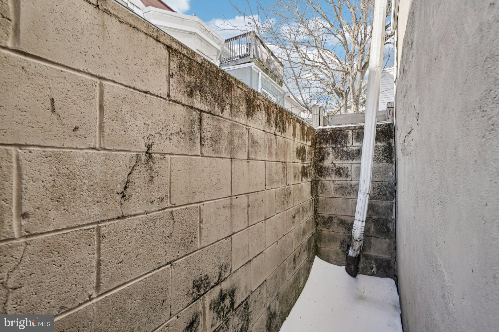 2432 Madison Square Philadelphia, PA 19146 - Photo 15 of 37