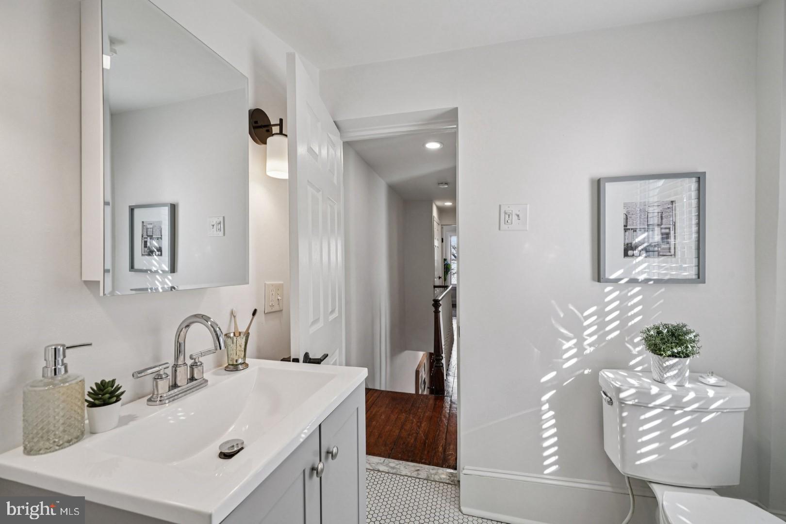 2432 Madison Square Philadelphia, PA 19146 - Photo 26 of 37