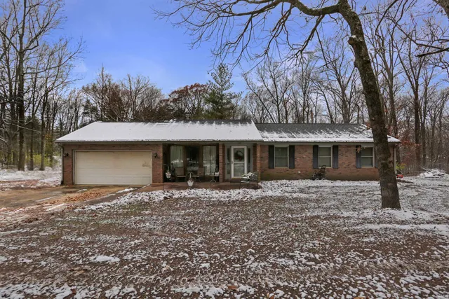 $260,000 | 10100 Hillview Drive, Evansville, IN 47720